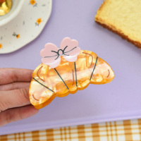 YJL Nouveau design Pince à cheveux en acétate en forme de croissant, motif alimentaire ludique et gourmand, pince à cheveux personnalisée pour femmes