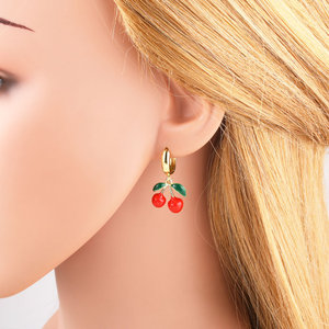 Orecchini di gioielli estivi di moda donna stile nuovo in ottone placcato oro gocciolamento frutta fragola ciliegia orecchini a cerchio - Product Image 3