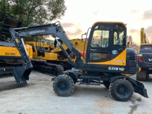 Mini-excavatrice compacte d'occasion Hyundai Corée 6 tonnes sur roues 60W 60Wvs, certifiée CE - Product Image 1
