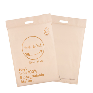 Busta Postale Ecologica in Plastica Opaca con Manico, Busta per Spedizioni di Abbigliamento Realizzata in PE - Product Image 4
