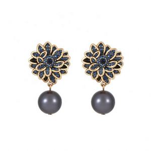 Pendientes de Perlas de Tahití de Alta Gama Estilo Palacio Retro, Diseño Floral Único, Moda de Nicho Accesible para Mujer - Product Image 6