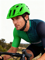Casque de vélo en PC pour adultes de nouveau design de couleur verte avec chapeaux de cyclisme en plein air portables intégrés pour l'équitation à vélo