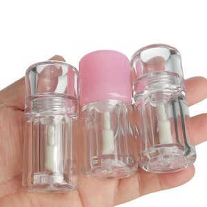 Nouveauté : Emballage de 3 ml pour baume à lèvres transparent effet repulpant, tube rose bombé pour gloss avec grand applicateur en forme de patte de chèvre - Product Image 1