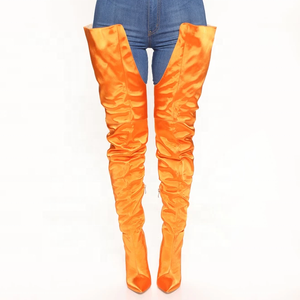 Bottes hautes pour femme style occidental, en satin lisse, à talon aiguille, bout pointu, avec fermeture éclair latérale, montantes jusqu'au-dessus du genou - Product Image 6