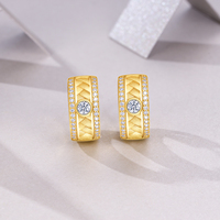 Boucles d'oreilles créoles en argent sterling 925 à motif tressé avec moissanite pour femme, serties clos, moissanite taille ronde, boucles d'oreilles diamant