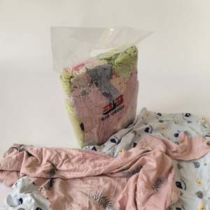 ผ้าเช็ดทำความสะอาดสีอ่อน 100% ผ้าฝ้าย สำหรับงานอุตสาหกรรมและงานทำความสะอาดทางทะเล บรรจุถุง 5 กก. - Product Image 1