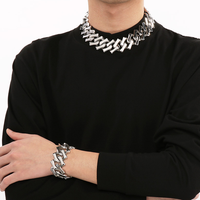 Collier à chaîne cubaine deluxe en acier inoxydable de 32mm d'épaisseur en forme de diamant couple personnalisé en acier or 18 carats bracelet Cool Advanced Sense