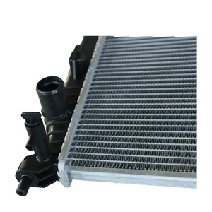 Radiateur en gros 110206130101210 1102061301012 pour <span class=keywords><strong>Tavria</strong></span> 1.1, Radiateur de refroidissement moteur 380x341mm Fournisseur d'accessoires automobiles - Product Image 3