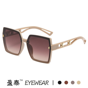 Yingtai Eyewear Square <b>Oversized</b> <b>Sunglasses</b> Grey PC Frame UV400 Protection Women Fashion Sun Glasses - Product Image 2
