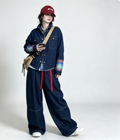 Ensemble 2 pièces en jean pour femme : Chemise à carreaux avec poignets contrastants et Jean large rouge à cordon de serrage – Style streetwear
