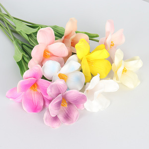 <b>Artificial</b> Tulip Flowers <b>Bouquet</b> Mixed Colors For Home Hotel Outdoor Decoration - Product Image 1