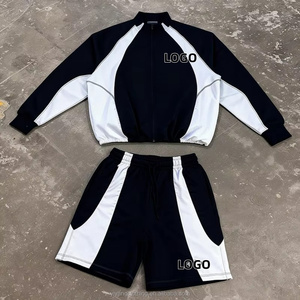 Conjunto Deportivo de Nylon Personalizado para Hombre, Chaqueta con Logotipo Bordado y Pantalones Cortos con Parches, Traje Ligero Resistente al Viento - Product Image 1
