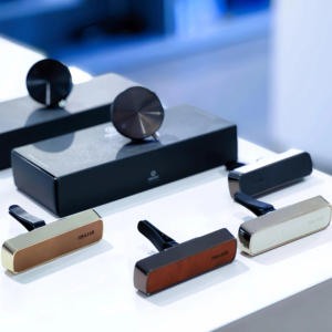 CARSTOM C1 C6 AI Android Box QualcommQCM6125 Convierte Carplay Inalámbrico 4G LTE SIM Wifi Android 11 Auto para Autos - Product Image 1