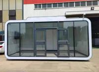 Cabane contemporaine Apple de 20 pieds pour complexe de glamping insulaire – Maison modulaire en verre durable pour une vie de vacances confortable