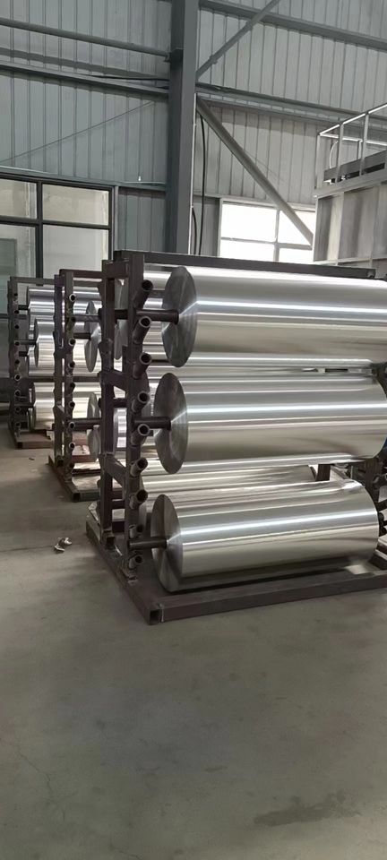 Food grade material Foil Roll customized thickness 8011 aluminum foil Food grade material Foil Roll customized thickness 8011 aluminum foil