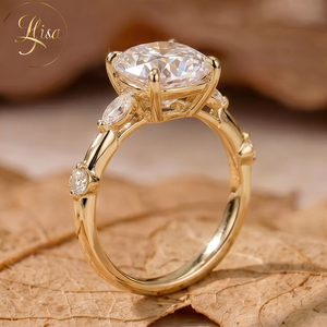 Bague de fiançailles de luxe en or 18 carats avec diamant de laboratoire taille Old Mine et pierres latérales en diamant de laboratoire certifié IGI, personnalisable - Product Image 2