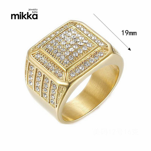 แหวนแต่งงานผู้ชายแฟชั่น ชุบทอง 18K สแตนเลสประดับเพชรคิวบิกเซอร์โคเนียเต็มวง พร้อมเพชรโมอิสซาไนต์ - Product Image 6