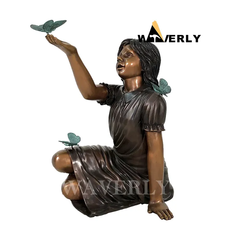 Vente en gros Décoration de jardin grandeur nature en bronze Sculpture pour enfants en laiton Fille en bronze avec statue papillon