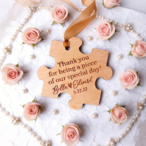 Bomboniere a Forma di Pezzo di Puzzle - Ornamento <span class=keywords><strong>in</strong></span> <span class=keywords><strong>Legno</strong></span> a Forma di Pezzo di Puzzle |   Bomboniere Rustiche <span class=keywords><strong>in</strong></span> <span class=keywords><strong>Legno</strong></span> - Regalo a Forma di Puzzle per gli Ospiti del Matrimonio - Product Image 1