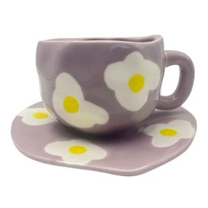Ensemble de tasses à thé et soucoupes en céramique rose à fleurs, style rétro classique, assiette à dessert asymétrique et mug faits à la main pour le café et le thé - Product Image 5