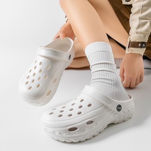 <span class=keywords><strong>Zuecos</strong></span> Clásicos Unisex Cómodos, Transpirables, Antideslizantes e Impermeables para Otoño, Jardín, Hospital, Enfermería y Trabajo - Product Image 2