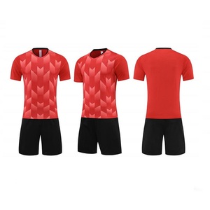 Seragam Olahraga Pria Custom Grosir untuk Gym dan Sepak Bola, 100% Poliester Anti-Bakteri, Bernapas, Menyerap Keringat, Cepat Kering - Product Image 5