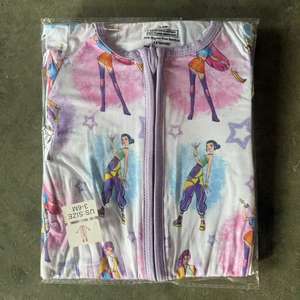 Caja Sorpresa de Pijamas de Bambú para Bebé con Estampado de Personajes, Cierre de Cremallera, Venta al por Mayor, Lista para Enviar (ODM) - Product Image 4