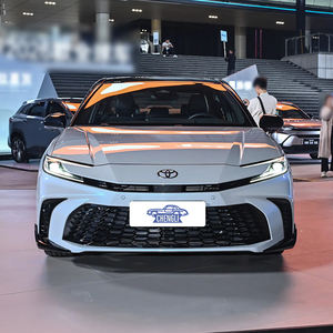 Toyota Camry hybride 2026 2.0HGVP édition luxe, transmission automatique, taille des pneus R17, berline quatre portes cinq places en cuir - Product Image 2