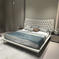 Nouveau design de cadre de lit Chesterfield en cuir avec boutons Lit King Size Ensemble de meubles de chambre à coucher principale de luxe avec panneau de tête de lit haute