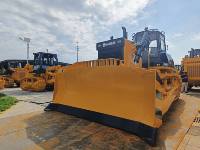 Bulldozer sur chenilles avec composants hydrauliques Kawasaki et système entièrement hydraulique pour les opérations sur les chantiers de construction et miniers