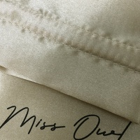 Sacs cadeaux en satin avec logo imprimé personnalisé pour vêtements pochette à poussière dorée pour emballage logo personnalisé