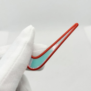 Distintivi Personalizzati in Pelle Microfibra PU <span class=keywords><strong>Argento</strong></span> <span class=keywords><strong>con</strong></span> Logo 3D, Nuovo Design, Patch in TPU <span class=keywords><strong>con</strong></span> Finitura Opaca Dorata per Cappelli - Product Image 3