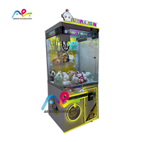 Vente en gros de bonbons à jetons jeu d'arcade pas cher poupée en peluche attrape-griffes petit jouet griffe saisir grue machine