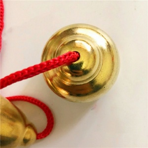 Juego de Campanas de Mano de Latón de 3.5 CM con Cuerda Roja, Instrumento de Percusión Metálico Orff, Juguetes Musicales para Educación Temprana, Venta al Por Mayor - Product Image 4