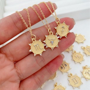 Ciondolo Charm Placcato Oro con Dodici Segni Zodiacali, Vergine e Sagittario, Componente in Rame per Collana - Product Image 3