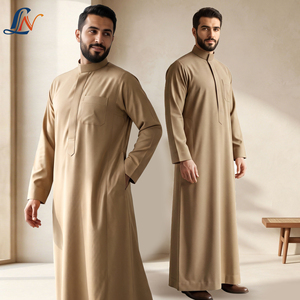 Thobe Saudita Traspirante di Alta Qualità in Tessuto Texturizzato, Abito Islamico da Uomo Leggero, Abbigliamento Tradizionale Musulmano - Product Image 3