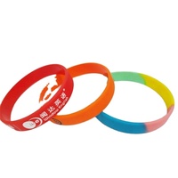 Bracelets en silicone tendance au design OEM pour le sport, taille personnalisable, acceptant le logo du client pour Halloween et Noël