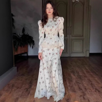 Ensemble deux pièces tendance 2025 pour femme : jupe taille haute ajustée à motifs floraux et blazer élégant de style occidental pour l'automne