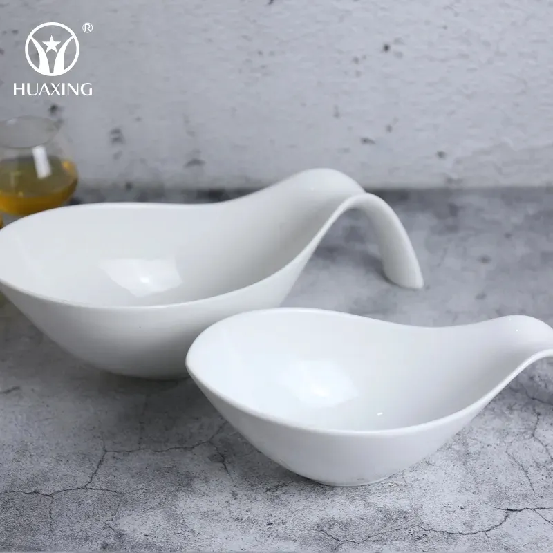 Ensaladera en forma de cuchara de gran capacidad, tazón de porcelana blanca de cerámica con mango