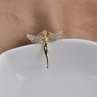 Broche de luxe mini en strass en forme de croix, épingle de costume personnalisée haut de gamme pour femme, accessoires de mode vestimentaire