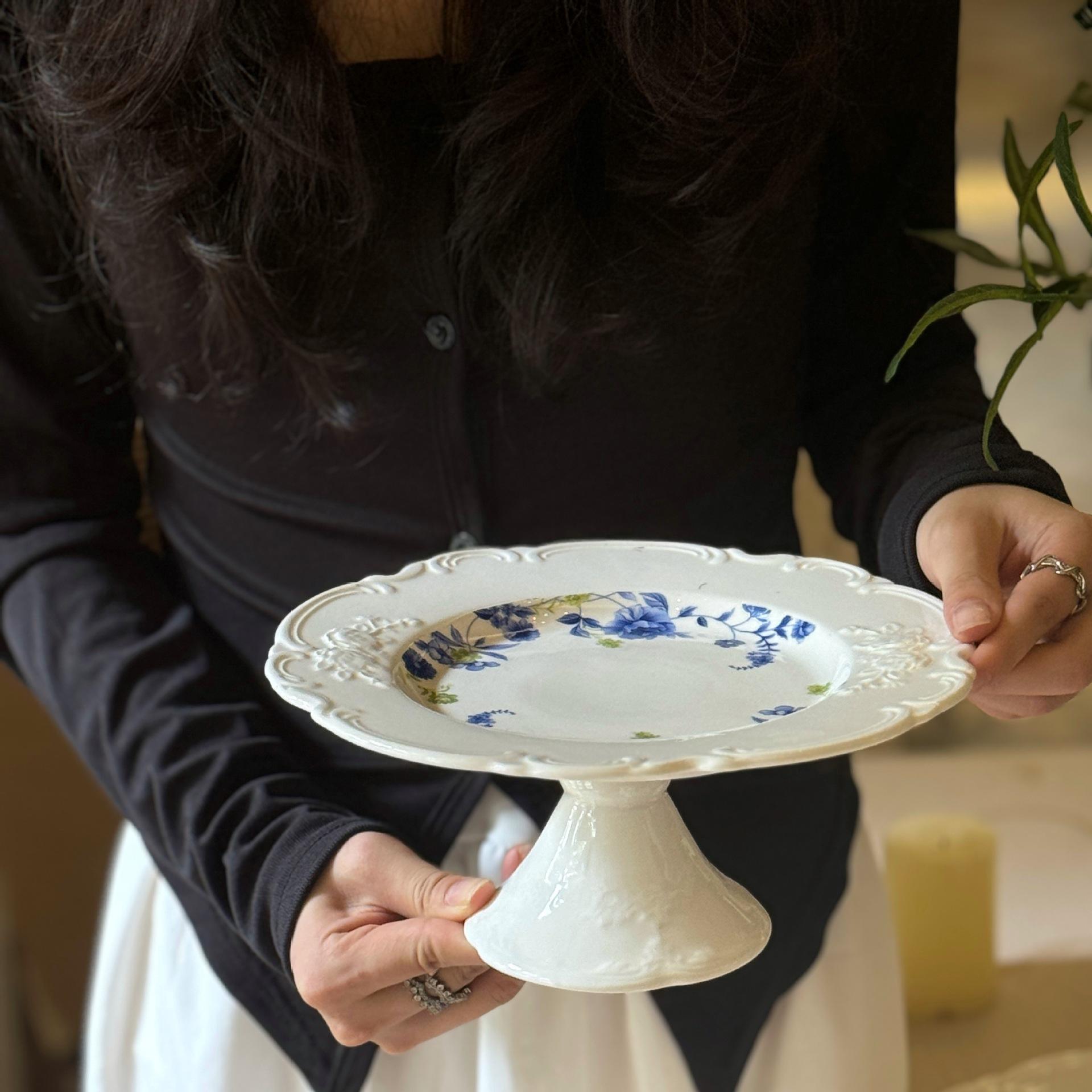 จานสูงสีฟ้า