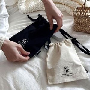 Sacs à cordon personnalisés de haute qualité avec logo, sacs anti-poussière en coton biologique doux en mousseline pour savon, parfum, cadeaux - Product Image 3