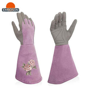 Guantes de jardín de invierno de cuero sintético con flores bordadas a buen precio con altos estándares de seguridad para entrenamientos de invierno - Product Image 2