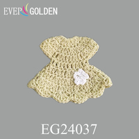 EG24037 6X5CM Mini robe colorée au crochet pour baby shower avec fleur pour mode Mini robe vêtements pour baptême