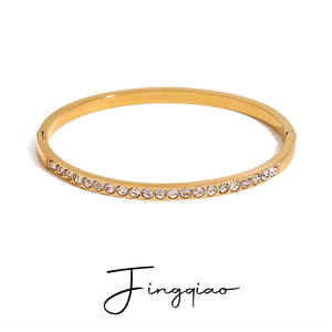 Brazalete de Oro con Pedrería Yueli, Joyería para Mujer, Regalo, Accesorio de Moda - Product Image 1