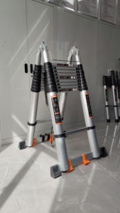Échelle télescopique extensible pliante en aluminium double face moderne pour l'extérieur - Product Image 6
