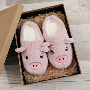 Chaussons d'intérieur chauds et silencieux <span class=keywords><strong>pour</strong></span> femme, style INS, en peluche douce, motif cochon de dessin animé, <span class=keywords><strong>pour</strong></span> l'hiver, fourniture directe usine - Product Image 1