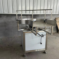 Stand bouteilles vers le haut à droite sur le convoyeur plateau tournant carré collecteur de bouteilles collecte Unscramble Unscrambling Table Machine