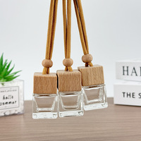 Flacons de parfum pour voiture en verre carré haut de gamme de 8 ml avec logo personnalisé imprimé, couvercle en bois, diffuseur de parfum suspendu, diffuseur à bâtonnets