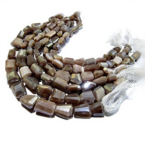 Perles de pierre de lune naturelle pêche, forme pépite, polies, 6x10mm à 10x14mm, revêtement mystique argenté AB, brin de 8 pouces de long, haute qualité - Product Image 1